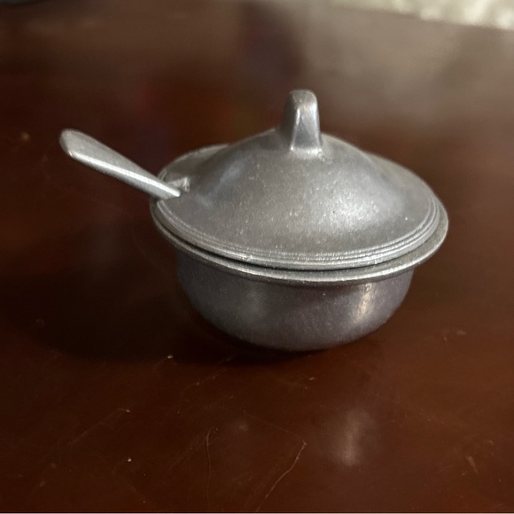 Carson Pewter sugar and creamer set. - Picture 7 of 12